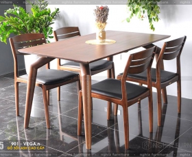 Bàn ăn gỗ tự nhiên